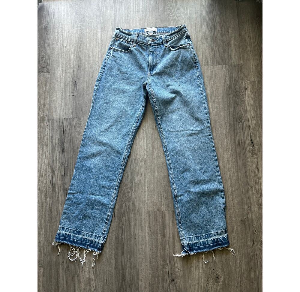Abercrombie & Fitch the baggy low rise jeans size 25